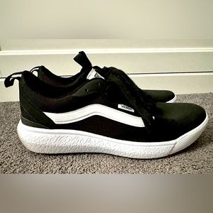 Vans Ultrarange EXO in Black, Size 8.5 Women’s